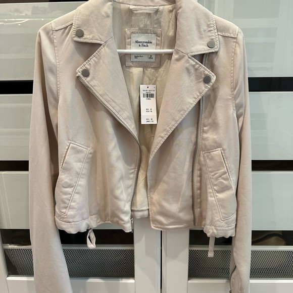 Brand new Abercrombie & Fitch jacket. - Picture 2 of 5